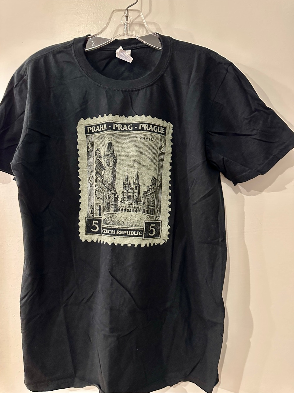 Black Prague softstyle Stamp graphic gee medium 100% cotton
